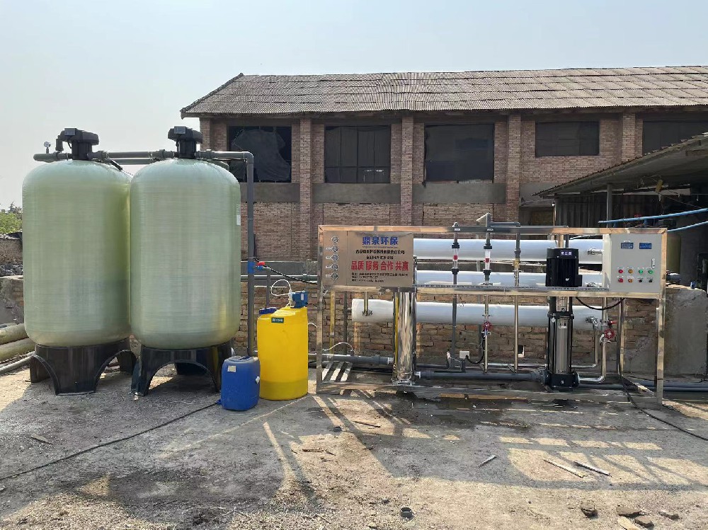 大荔泡沫厂锅炉用水一小时6吨纯水设备